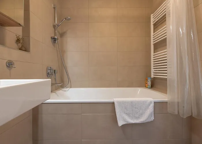 Hoch Hinaus - Pool Am Dach, Rundum Balkon Mit Traumaussicht דירה *