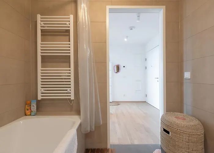 Hoch Hinaus - Pool Am Dach, Rundum Balkon Mit Traumaussicht דירה